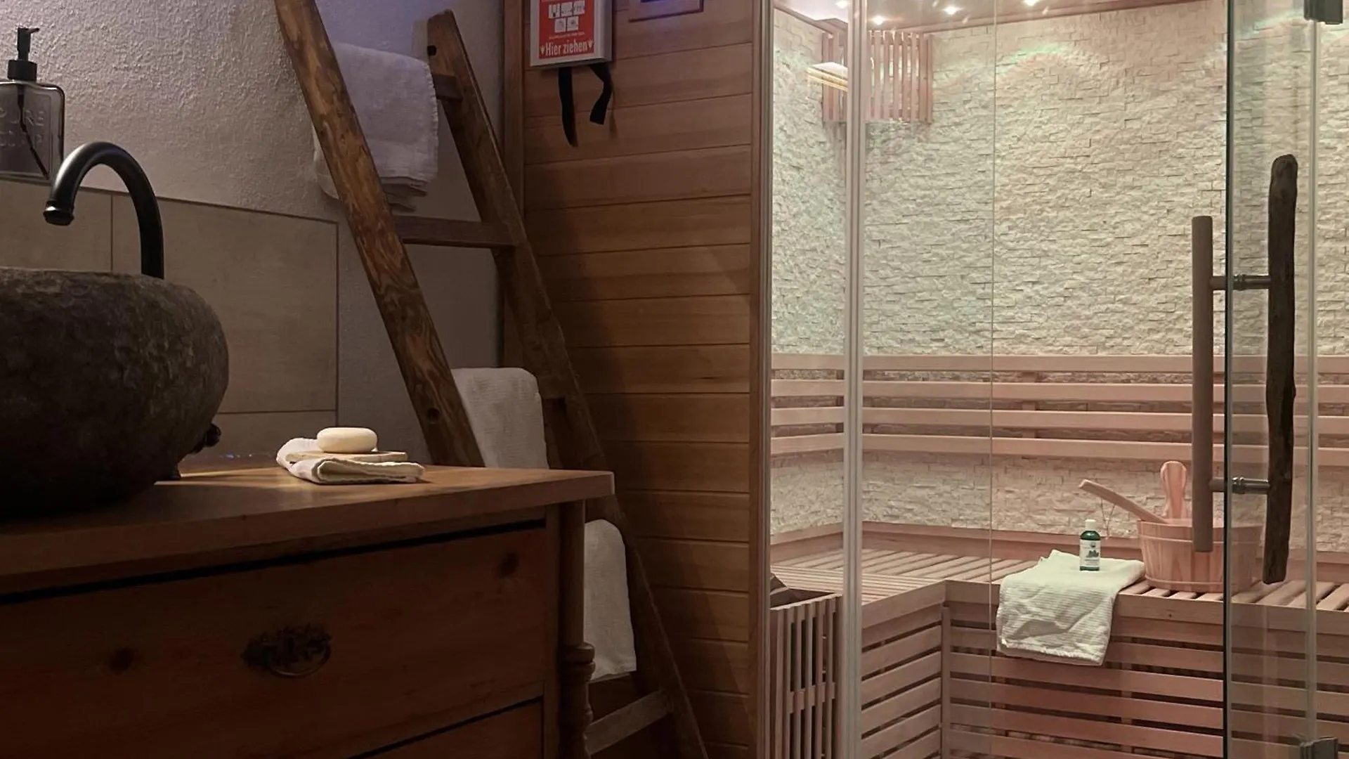 Ferienwohnung Kleines Paradies Mit Privater Sauna Erkheim 0*,